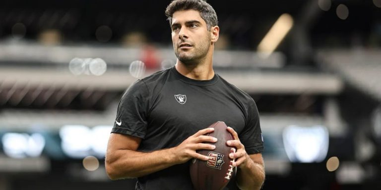 Who is Jimmy Garoppolo girlfriend?